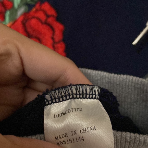 lea & viola navy and gray floral zip hoodie size: L - Picture 5 of 8